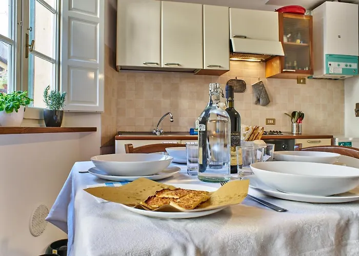 Tranquillo Bilocale In Centro 아파트